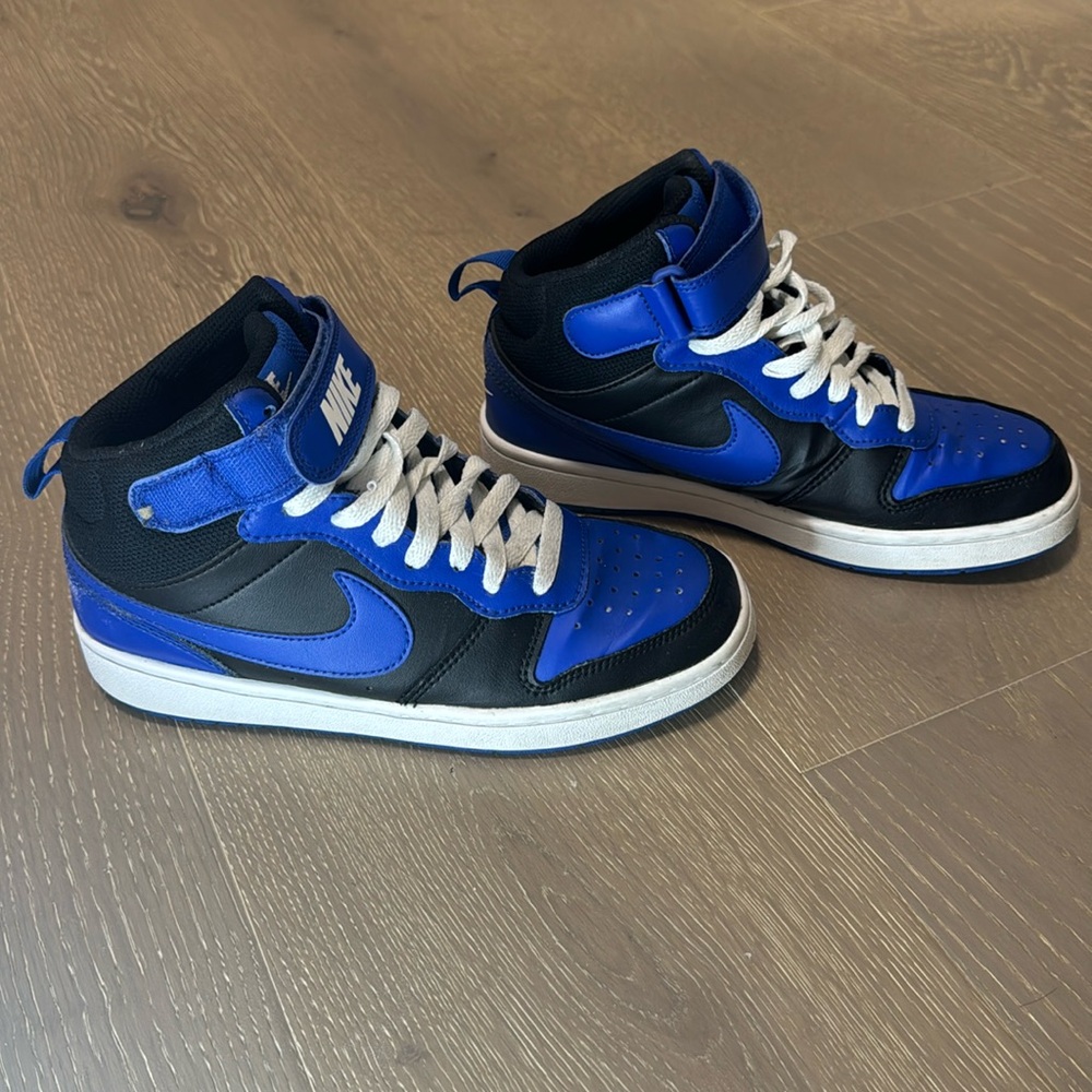 Nike ‘Court Borough Mid 2’ Sneakers size 4.5